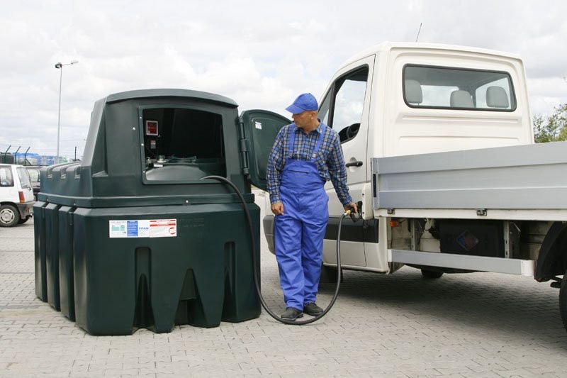 fuelmaster-2500withtruck-large